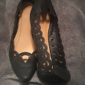 Lane Bryant cut out flats